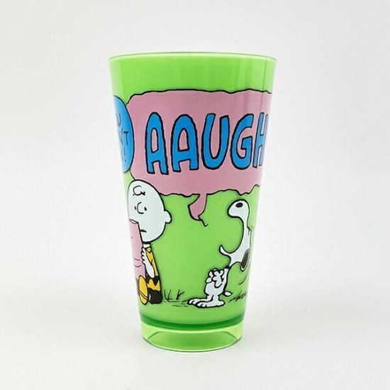 スヌーピーのアクリルタンブラー。ポップなカラーで元気が湧いてきます！インテリアとして飾ってもおしゃれなアイテム。