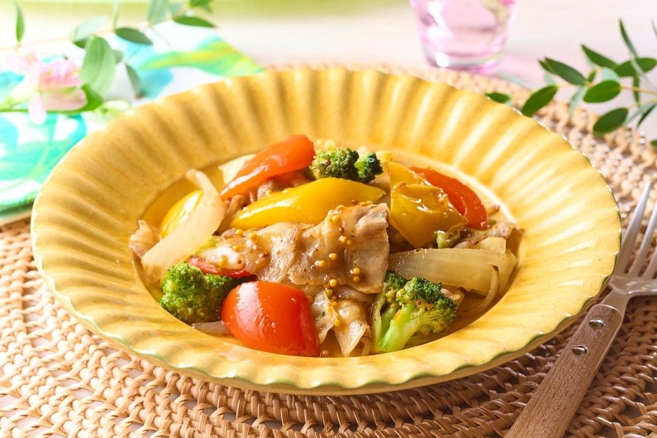豚肉と夏野菜のハニーマスタードソース炒め