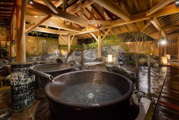 ほたるの湯 陶器風呂