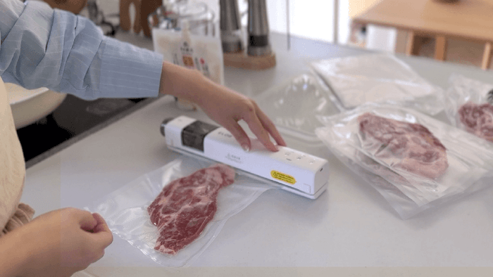 コストコ大容量食材を賢く保存】充電式真空パック機Susealで実現する