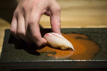 ジャスト10,000円(※)で最高級のお鮨を食べ尽くす！？ 九州直送 熟成鮨「わだのや」が9月7日(金) 恵比寿にグランドオープン！