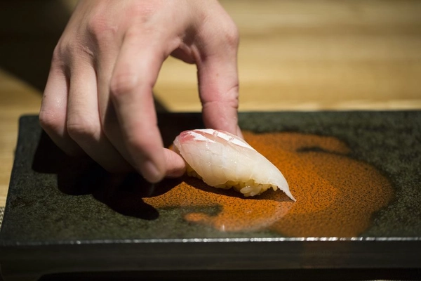 ジャスト10,000円(※)で最高級のお鮨を食べ尽くす！？ 九州直送 熟成鮨「わだのや」が9月7日(金) 恵比寿にグランドオープン！