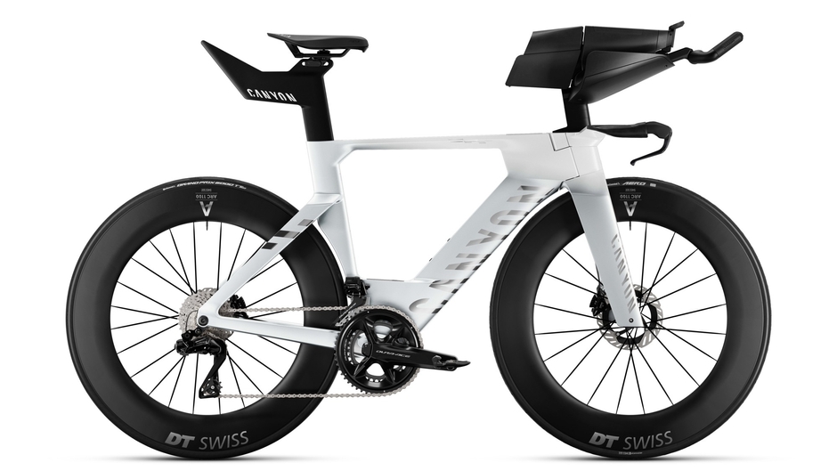 スピードマックス CFR Di2 （シマノデュラエースDI2完成車）1,830,000円（税込） 平均重量8.65kg　特別カラー（アップチャージ85,000円）：シルバーサーファー