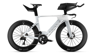スピードマックス CFR Di2 （シマノデュラエースDI2完成車）1,830,000円（税込） 平均重量8.65kg　特別カラー（アップチャージ85,000円）：シルバーサーファー