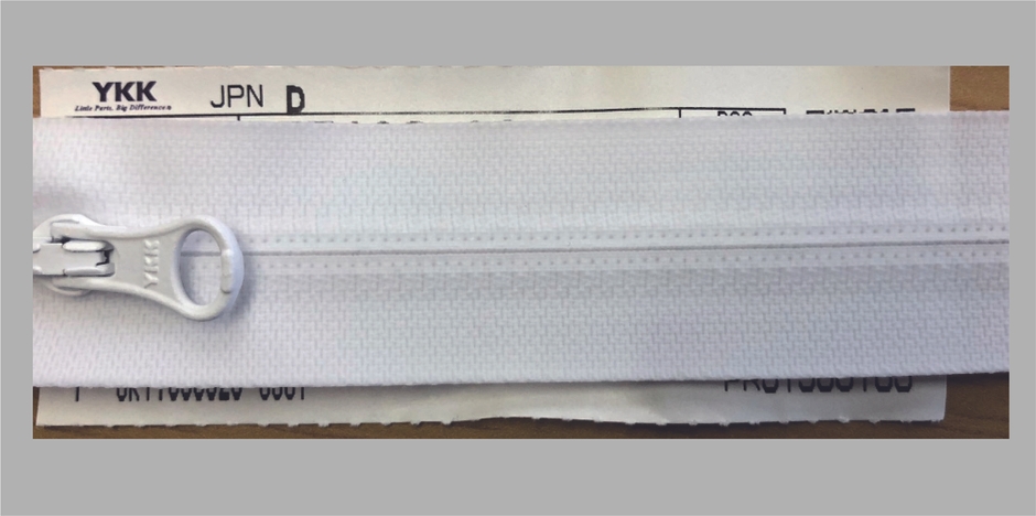 ファスナーはYKK製の物を全種類で使用しています。　
