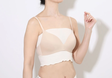 夏の汗による肌トラブル対策 ブラジャーの下に着る「シルク汗取りインナー」リニューアル発売