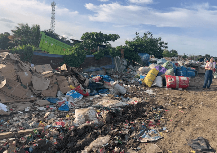 支援する子どもたちが暮らすゴミ山の様子