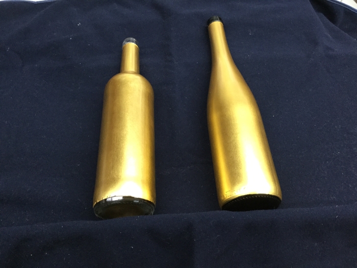 黄金ワインボトル