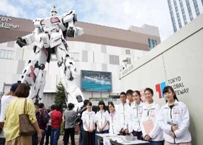 ＜TOKYOガンダムプロジェクト2024＞ 10月5日(土)～「TOKYO GUNDAM FESTIVAL」を開催！ 高校生が英語で観光ガイド、 ガンダム情報や臨海副都心エリアの観光情報の英語マップも配布　 ステージではチアリーディング、和太鼓、 書道パフォーマンス等も披露！