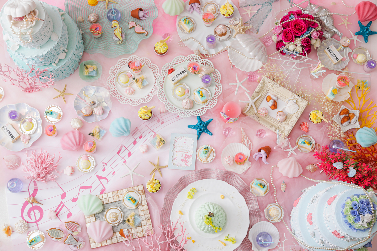 『プリンセスマーメイド～MUSICALS UNDER THE SEA～』お客様毎のテーブルごとに「人魚姫」の世界を創り上げた“NO密”デザートブッフェ