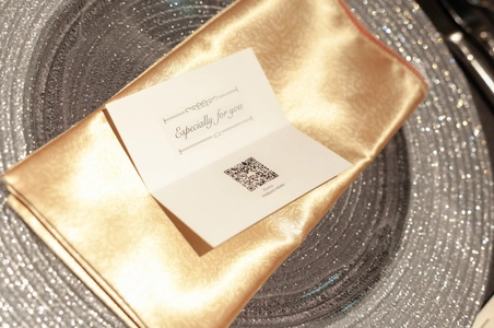 コロナ禍で結婚式を挙げるお二人をサポート！ オンライン席札メッセージを無料提供