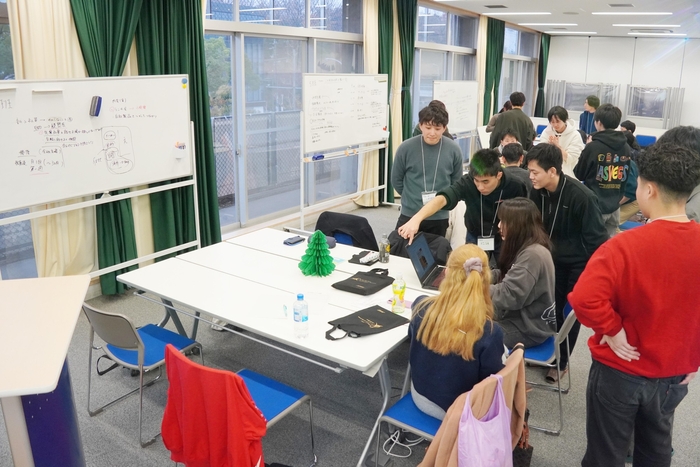 対話型討議セッションに臨むピア・サポーター