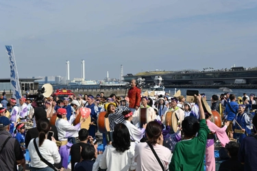『広い芝生で、思い思いに音楽を』ーホッチポッチ横浜、象の鼻パークで開催ー