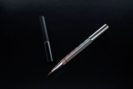 日本文具大賞受賞のファクトリーブランド「Laurett's」より ハイグレード筆ペン「Stealthread 万年毛筆」を販売開始！
