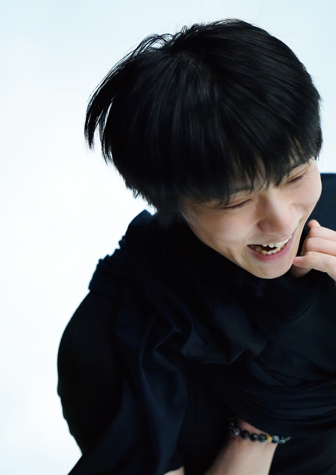 羽生結弦写真集2020～21「YUZU'LL BE BACK Ⅲ」 | 株式会社スポーツ