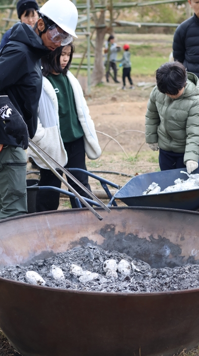 熾火でじっくり焼いた焼き芋は格別です