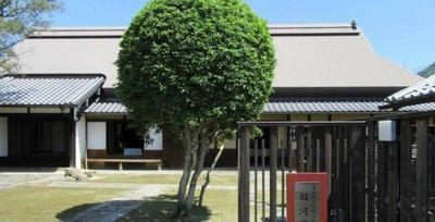 東大阪市指定文化財「旧河澄家」で七夕まつりイベントを開催　子供たちと学生が一緒に七夕飾りを作成