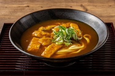 神戸初出店「京のカレーうどん みみこう」、 7月限定デザインの「季節のカレーうどん」を販売