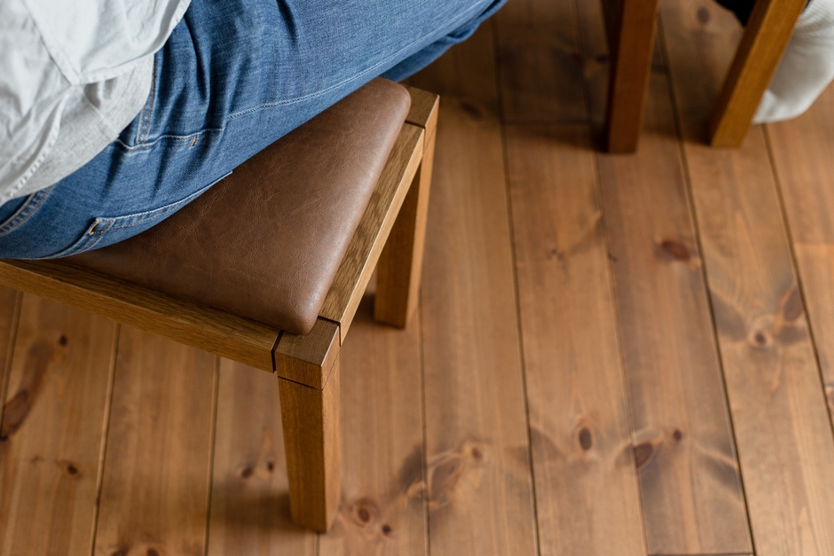 アルコール耐性のある皮を使用