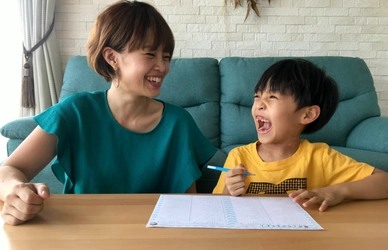 家族で夏を楽しむためのアイデア集「夏の100チャレ！」　 成長に応じた多様なカテゴリを用意し無償提供！