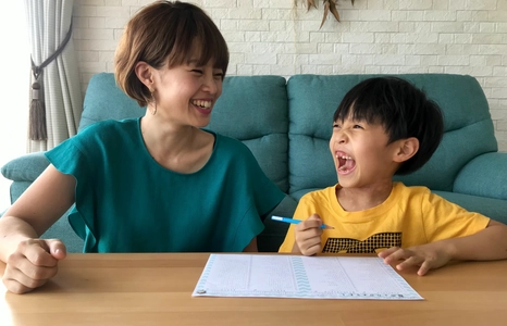 家族で夏を楽しむためのアイデア集「夏の100チャレ！」　 成長に応じた多様なカテゴリを用意し無償提供！
