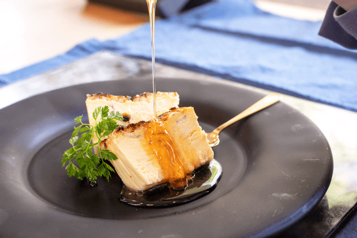22時の誘惑 ブルーチーズケーキ はちみつとともに