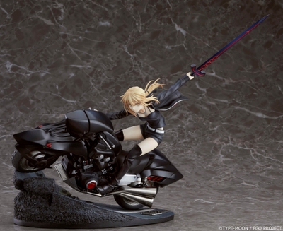 「セイバー/アルトリア・ペンドラゴン〔オルタ〕&キュイラッシェ・ノワール」1