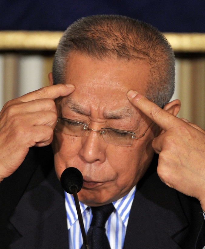 記者会見の栗原家三男