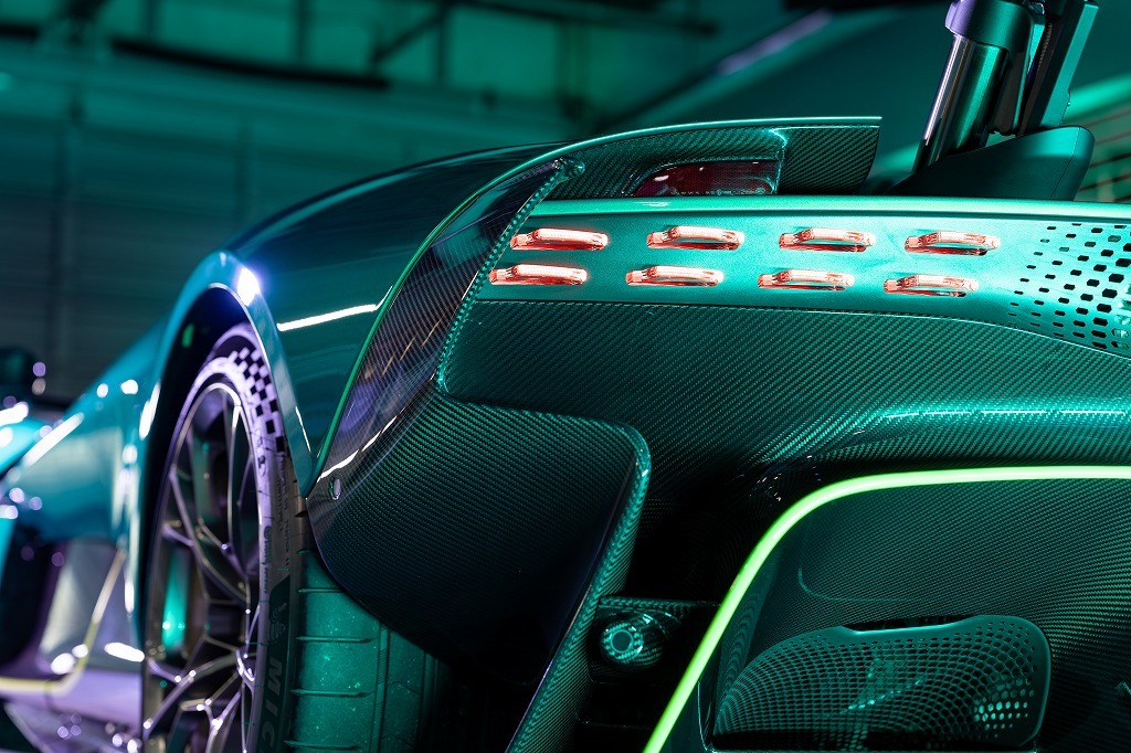 Aston Martin Valhalla