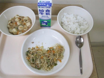 子どもたちが考えた野菜メニューが学校給食のメニューになって登場【山口県周南市】