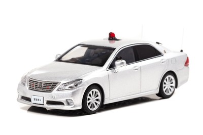 RAI'S 1/43 トヨタ クラウン (GRS202) 2014 警視庁警備部警衛課警衛車両(銀):左前