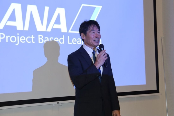 受賞理由を説明する細見マネジャー