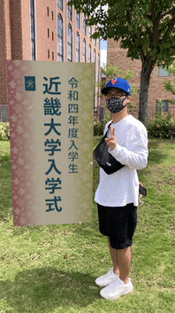 (5)桜 入学式の出席者が、キャンパス内で記念写真を撮影できるエフェクト。