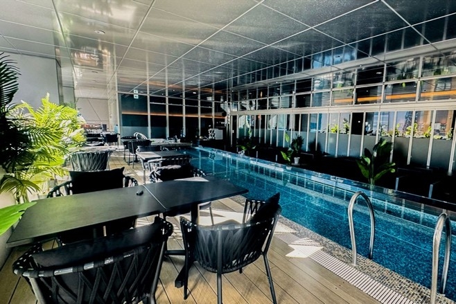 X PLACE water terrace<東急歌舞伎町タワー5F>