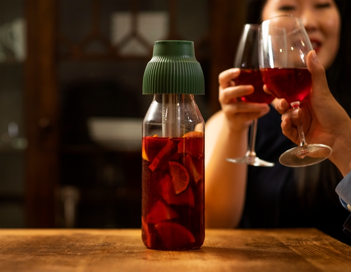 ワインとガラスジャー