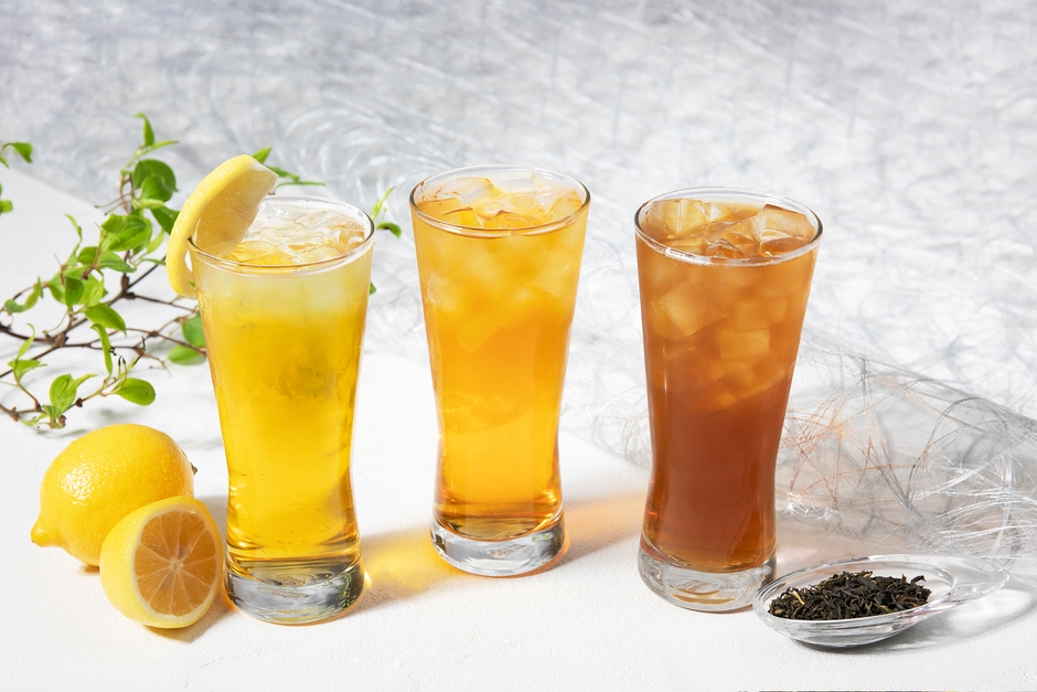 『ジャスミンレモンサワー』、『鉄観音ハイ』、『ジャスミンハイ』の 3種(各550円)