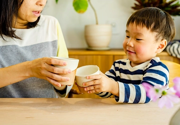ものを大切に使い「食べること」への興味を育む　 子どもと一緒に使いたい信楽焼のうつわ「codomono」 食器シリーズが販売開始！