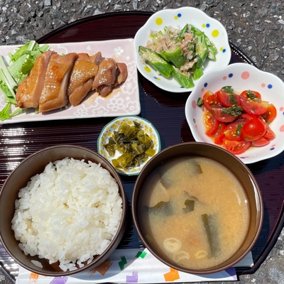 副菜たっぷり照り焼きチキン定食: 650円