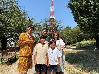 上段左から、バッテリィズ（エース、寺家）、菊地亜美、下段、広島キッズ