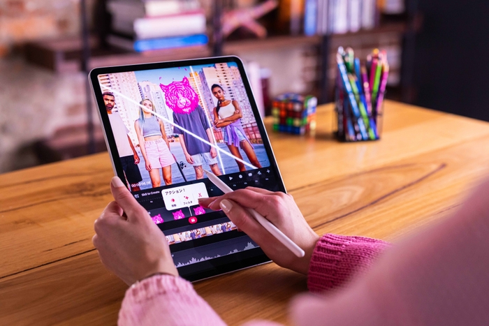 オーディオとビデオ(クレジット:Procreate, 21-19 のアニメーション作品)