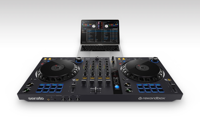 自由自在なDJプレイを可能にするSerato DJ Proとのプラグ＆プレイ