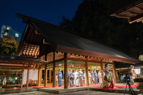 十二単のお方様も登場！長沼静きもの学院、 乃木神社にて「きものランウェイ」を開催