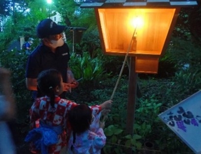 昨年の「絵行灯(えあんどん)の点灯」の様子