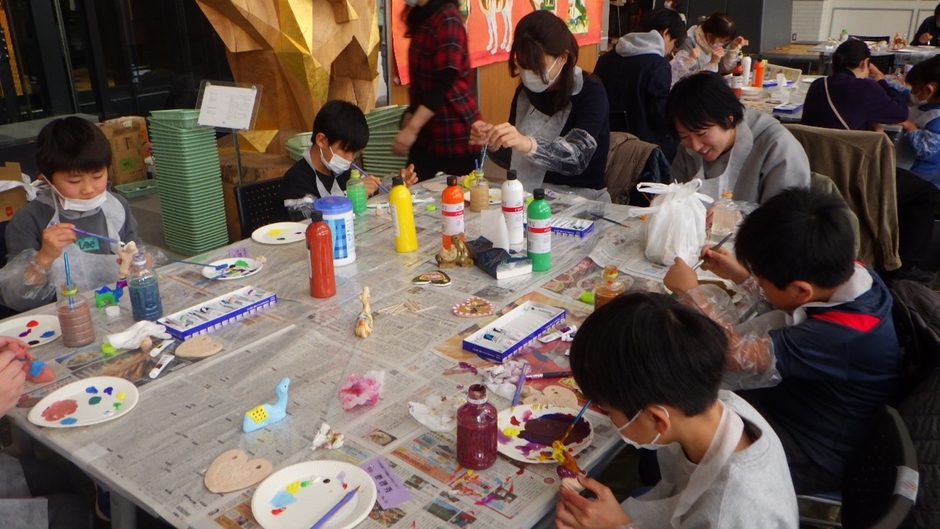 写真２　ワークショップ体験中