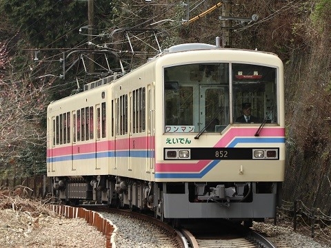 ロングシート車（８００系）外観