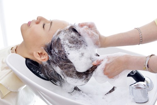 頭皮のお手入れをすると髪が健康に！