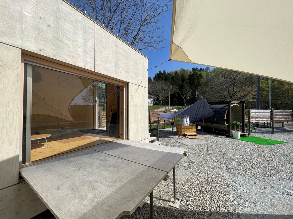 客室になるSnowPeakのモバイルハウス「住箱-JYUBAKO-」