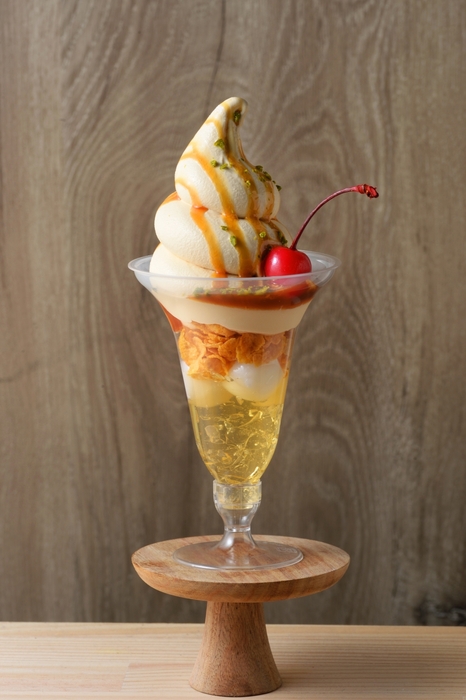 りんごキャラメルパフェ750円