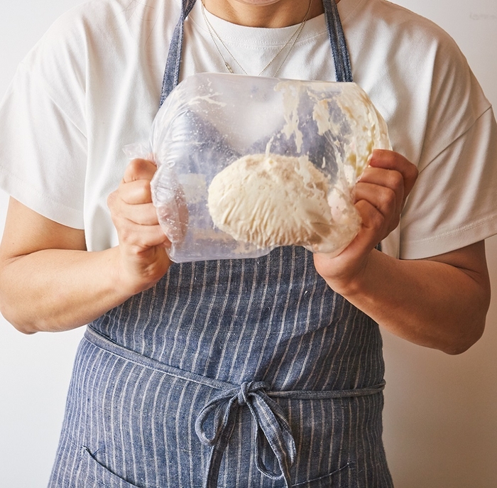 材料をポリ袋に入れて振るだけで生地が作れる「ポリパン(R)」