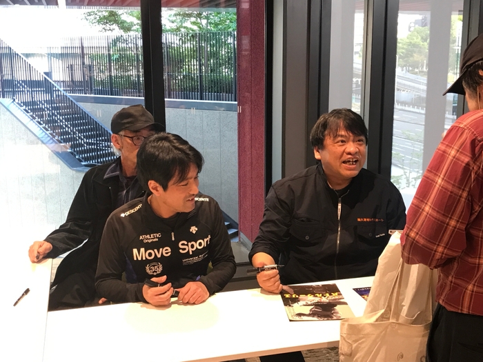 扇町キネマ、サイン会1日目 大東賢監督と西山大介助監督